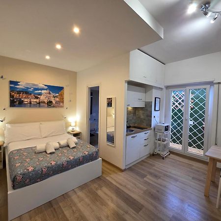 Simone'S Apartment Рим Екстериор снимка
